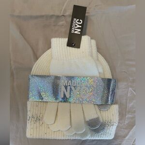 Madden NYC Cream Beanie & Glove Set